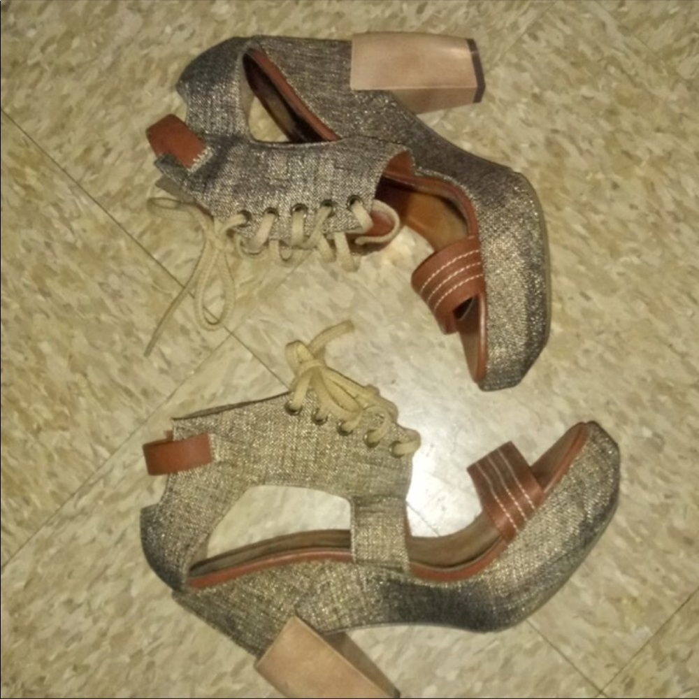 Sandals - Picture 7 of 7